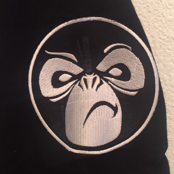 Limited Edition Planet of the Vapes Shirt. - Picture 4 of 6